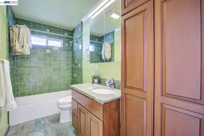 2635 10th St, Oakland, CA 94601 - Photo 32