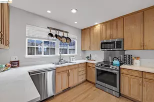 6344 Snake Rd, Oakland, CA 94611 - Photo 12