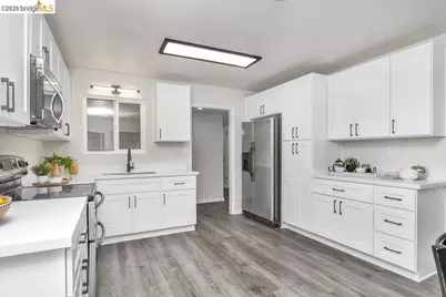 2734 Balboa Dr, Tracy, CA 95376 - Photo 6