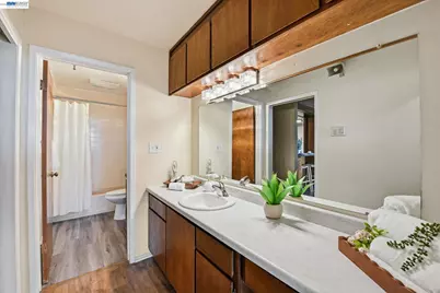 303 Adams St #301, Oakland, CA 94610 - Photo 14