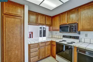 1286 Clarke Ln, Alameda, CA 94502 - Photo 6