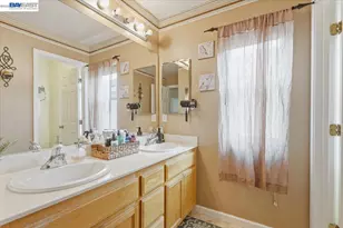 2248 Golden Leaf Ln, Tracy, CA 95377 - Photo 44