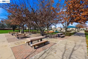 2248 Golden Leaf Ln, Tracy, CA 95377 - Photo 56