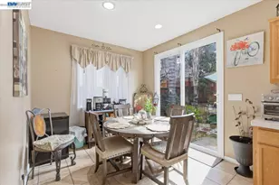 2248 Golden Leaf Ln, Tracy, CA 95377 - Photo 36