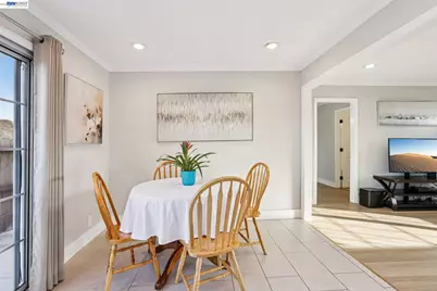 7865 Tamarack Dr, Dublin, CA 94568 - Photo 18