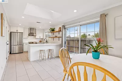 7865 Tamarack Dr, Dublin, CA 94568 - Photo 16