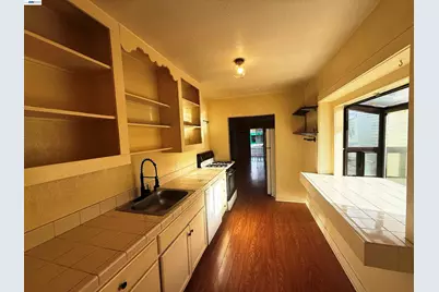 3825 Keller Ave, Oakland, CA 94605 - Photo 10