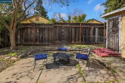 2917 Knoll Dr, Concord, CA 94520 - Photo 22