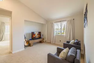 2328 Grassland Way, Antioch, CA 94531 - Photo 16