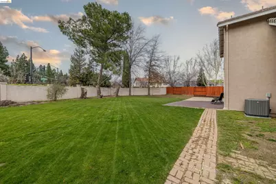 2328 Grassland Way, Antioch, CA 94531 - Photo 34