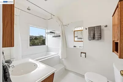 18425 Pepper St, Castro Valley, CA 94546 - Photo 26