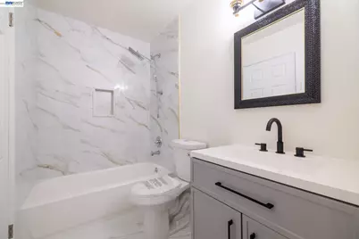 2540 16th St, Oakland, CA 94601 - Photo 18