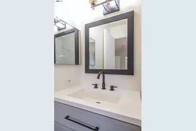 2540 16th St, Oakland, CA 94601 - Photo 20