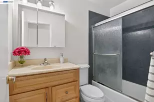 7800 Woodren Ct, Dublin, CA 94568 - Photo 28