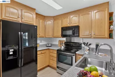 7800 Woodren Ct, Dublin, CA 94568 - Photo 16