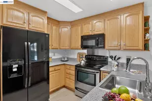 7800 Woodren Ct, Dublin, CA 94568 - Photo 16