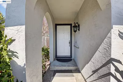 7800 Woodren Ct, Dublin, CA 94568 - Photo 2