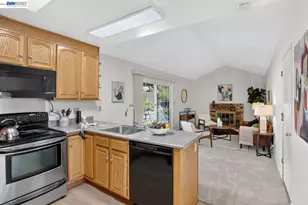 7800 Woodren Ct, Dublin, CA 94568 - Photo 12