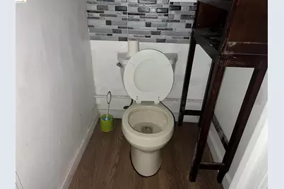 1217 82nd Ave, Oakland, CA 94621 - Photo 6