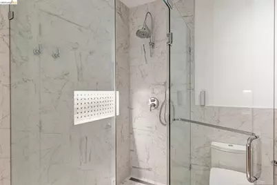 1755 Broadway #45, Oakland, CA 94612 - Photo 34