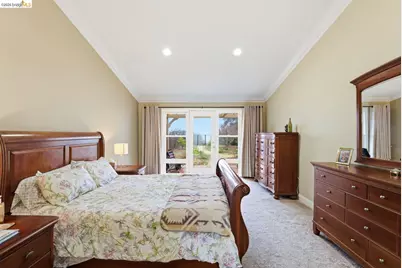 5143 Saddle Brook Dr, Oakland, CA 94619 - Photo 14