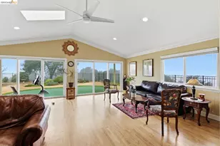 5143 Saddle Brook Dr, Oakland, CA 94619 - Photo 4