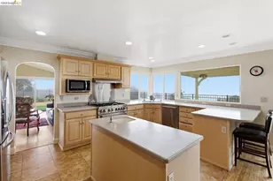 5143 Saddle Brook Dr, Oakland, CA 94619 - Photo 10