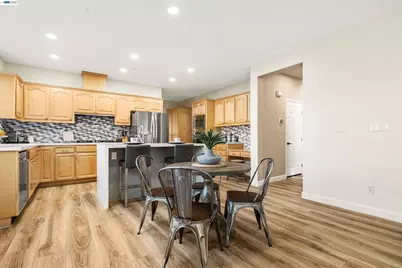 1635 Embassy Cir, Livermore, CA 94550 - Photo 32