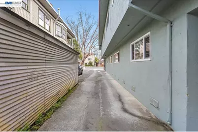 2050 Central Ave, Alameda, CA 94501 - Photo 8