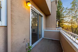 1025 Pinehurst Ct, Concord, CA 94521 - Photo 32