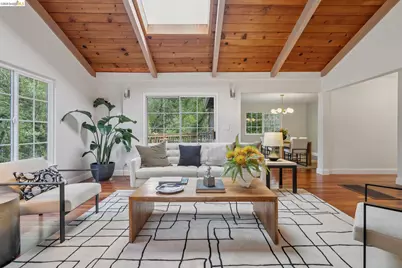 6785 Aitken Dr, Oakland, CA 94611 - Photo 6