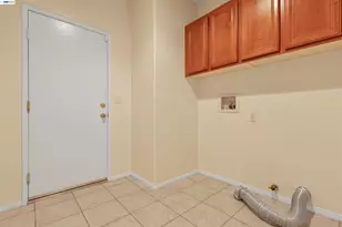 16166 Meadowmeer Ln, Fontana, CA 92336 - Photo 16