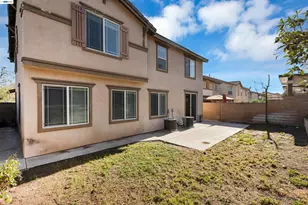 16166 Meadowmeer Ln, Fontana, CA 92336 - Photo 28