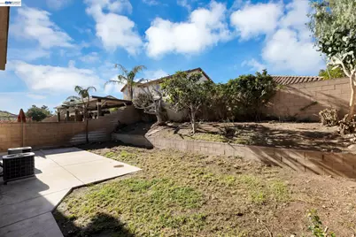 16166 Meadowmeer Ln, Fontana, CA 92336 - Photo 30