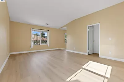 16166 Meadowmeer Ln, Fontana, CA 92336 - Photo 20