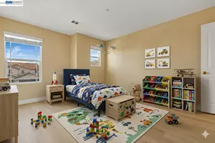 16166 Meadowmeer Ln, Fontana, CA 92336 - Photo 34