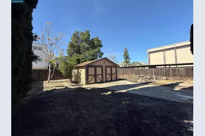 585 10th St, San Jose, CA 95112 - Photo 32