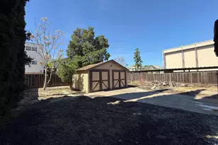 585 10th St, San Jose, CA 95112 - Photo 32