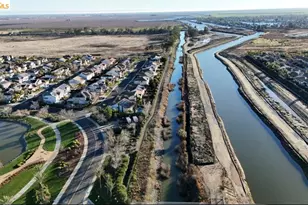 8461 Pinehollow Cir, Discovery Bay, CA 94505 - Photo 36