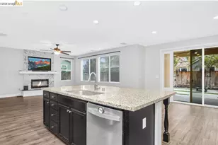 8461 Pinehollow Cir, Discovery Bay, CA 94505 - Photo 10