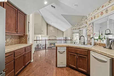 925 Outrigger Cir, Brentwood, CA 94513 - Photo 16