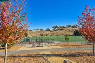 2126 Spring Lake Ct, Martinez, CA 94553 - Photo 28