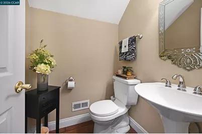 2126 Spring Lake Ct, Martinez, CA 94553 - Photo 12