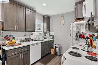 484 B St, Hayward, CA 94541 - Photo 8