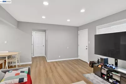 484 B St, Hayward, CA 94541 - Photo 32