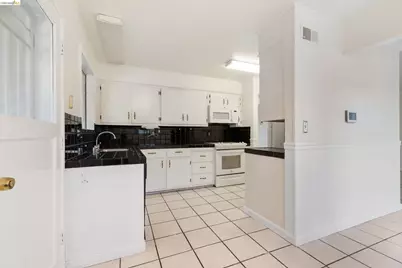 2942 Roosevelt Ln, Antioch, CA 94509 - Photo 8