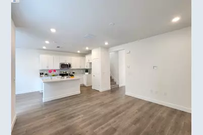 417 Mystic Ln, Pittsburg, CA 94565 - Photo 4