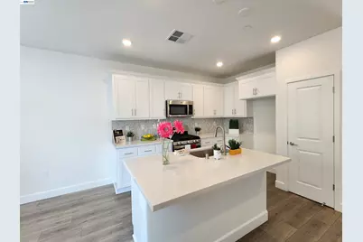 417 Mystic Ln, Pittsburg, CA 94565 - Photo 6