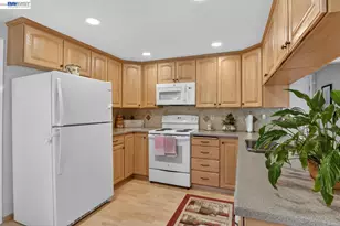 5827 Cold Water Dr, Castro Valley, CA 94552 - Photo 12