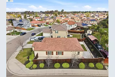 1718 Kyle Dayton Dr, Tracy, CA 95376 - Photo 40